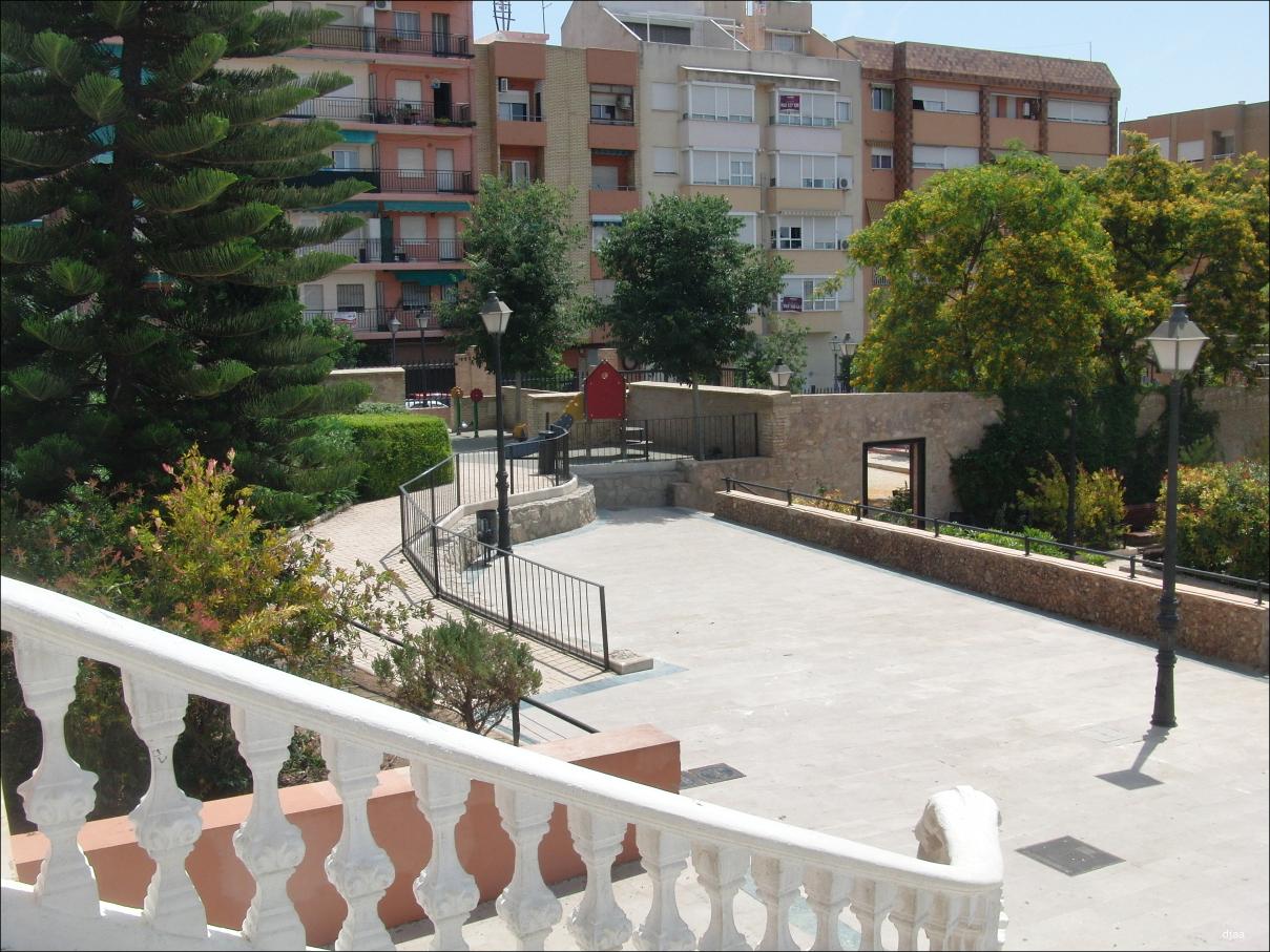 Chalet de Panach. Biblioteca P�blica. Parque
