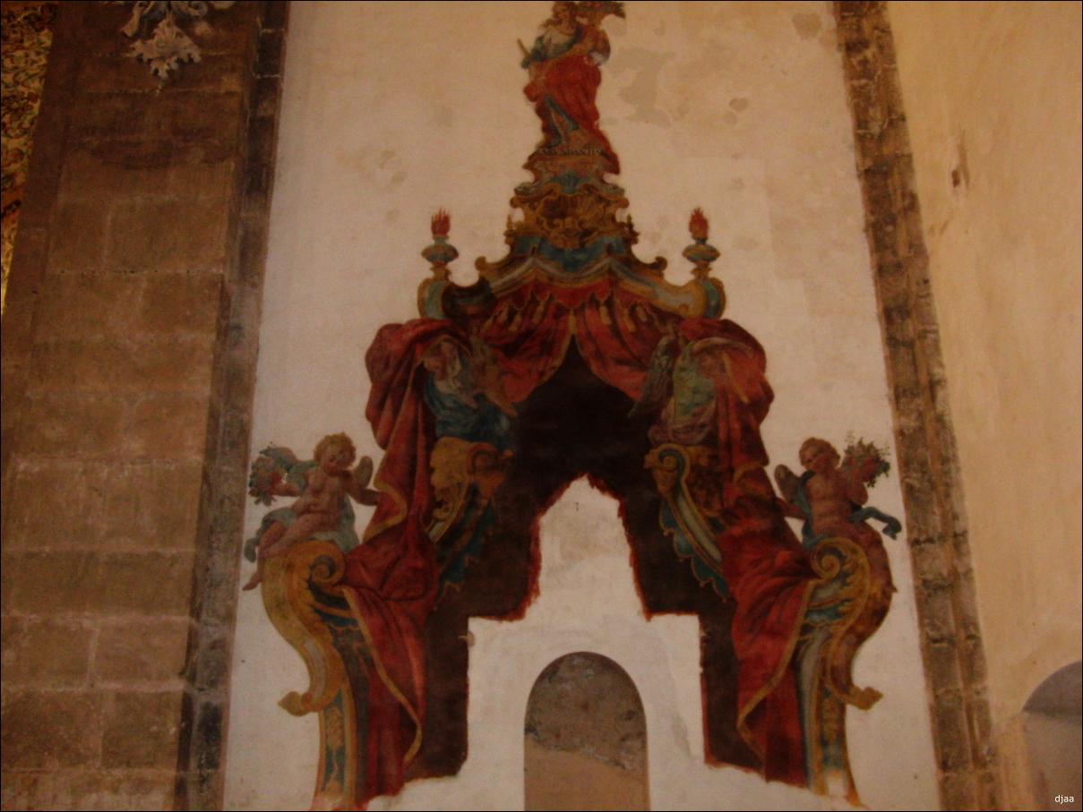 http://www.jdiezarnal.com/monasteriodesantamariadevalldignainterior01.jpg