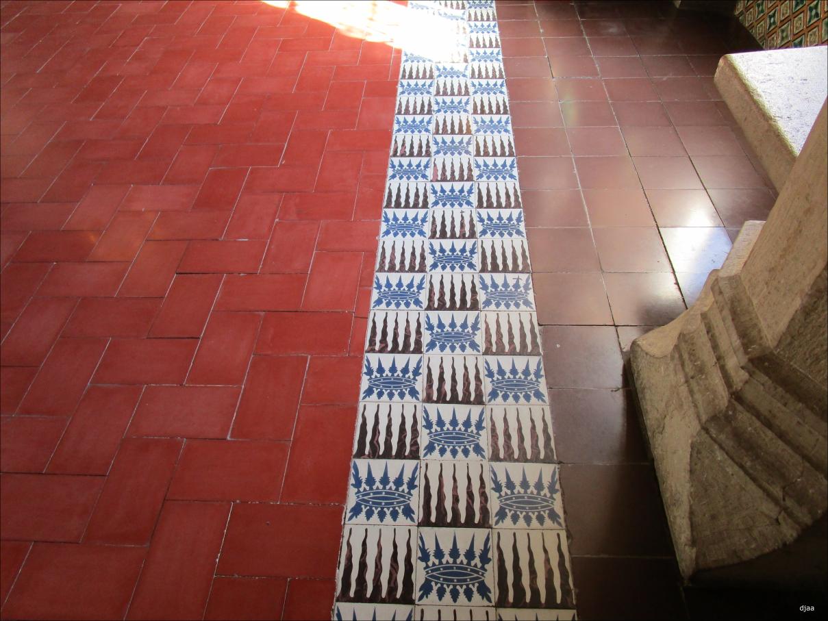 Pavimento del sal�n de las coronas