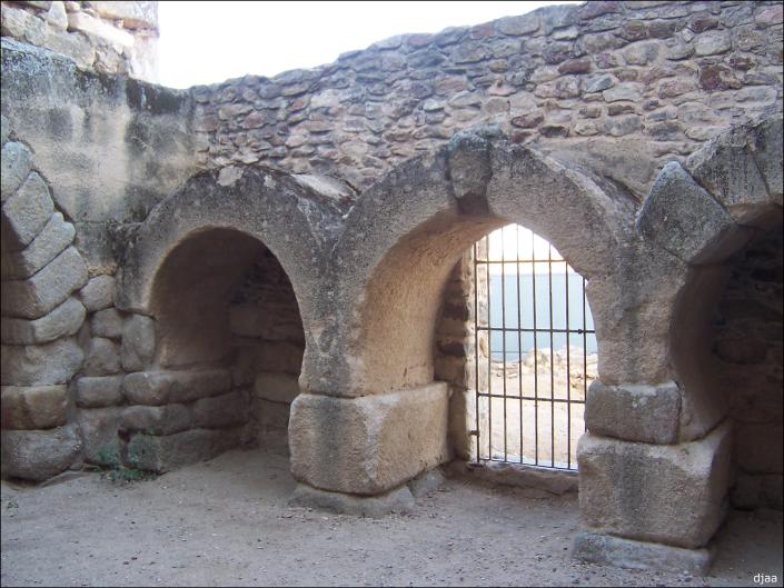 Arcos de herradura de la estancia norte