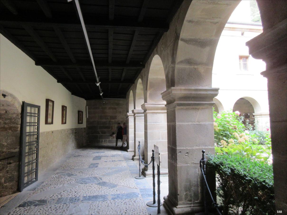 Claustro