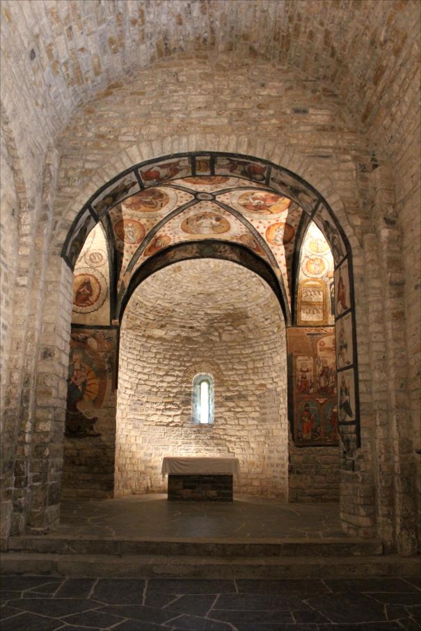 Interior hacia la cabecera. Foto: Wikipedia_Autor: Juan R Lascorz