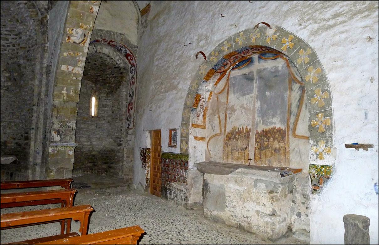 Interior hacia la nave de la epístola