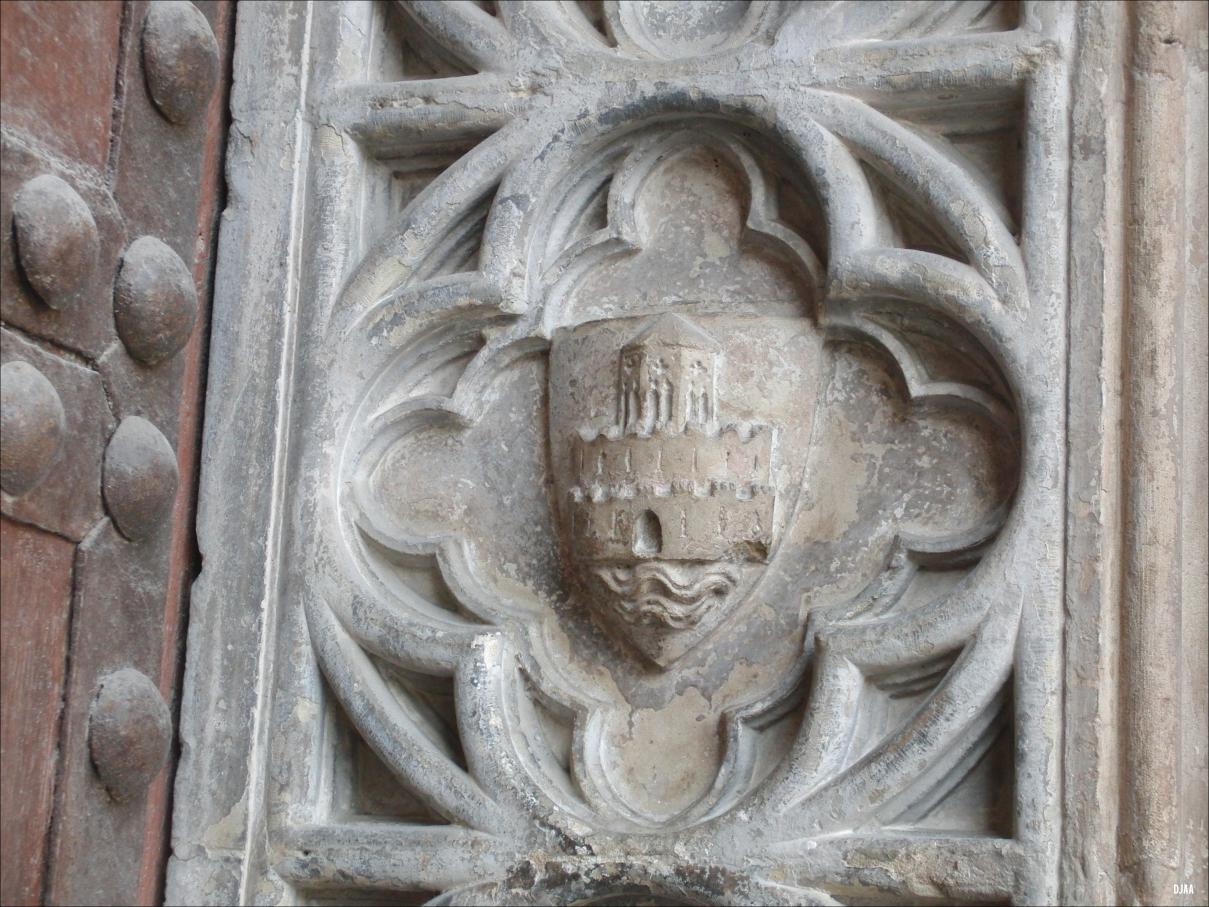 Escudo de una de las jambas de la Puerta de los Ap�stoles de la Catedral de Valencia