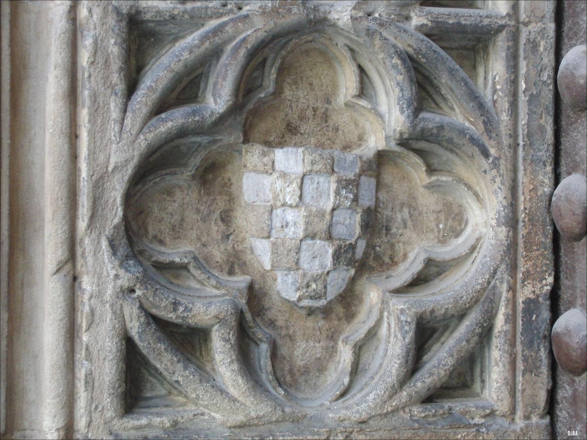 Apostoles y diversos relieves escudos del Reino
