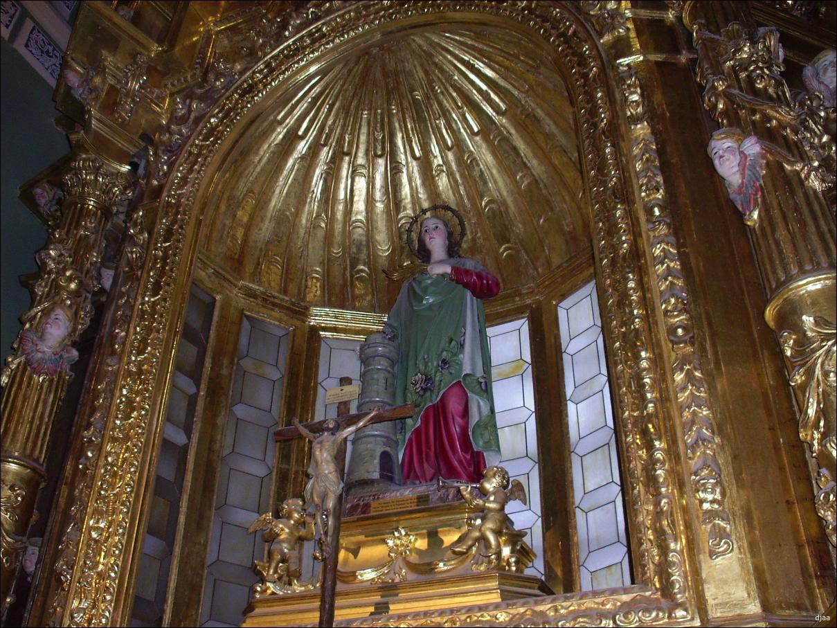 Imagel de San B�rbara en el retablo del Altar Mayor