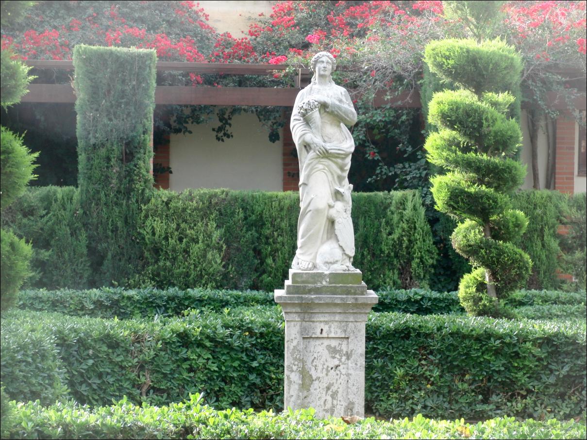 Figuras y Estatuas Jardín — jardineriadelvalles